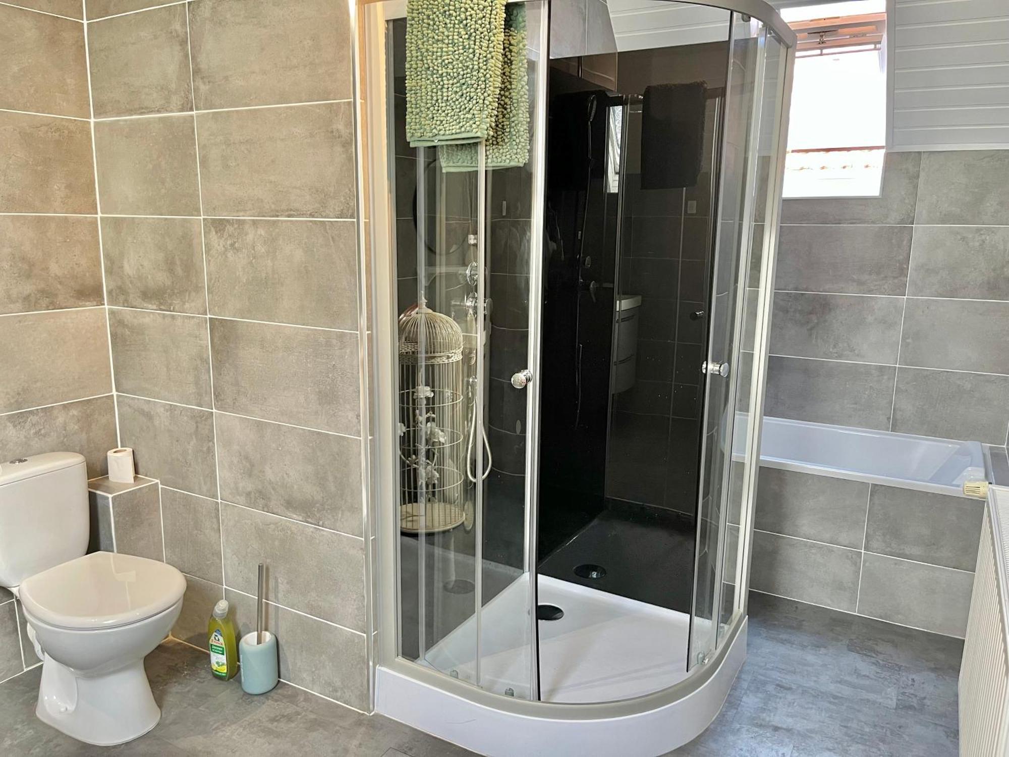 Villa Etage Entier Prive, 45M2 Chez Regine Schiltigheim Esterno foto